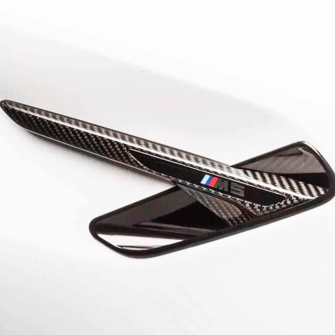 BMW Pre-Preg Carbon Fiber Front Fender Trim for F90 M5