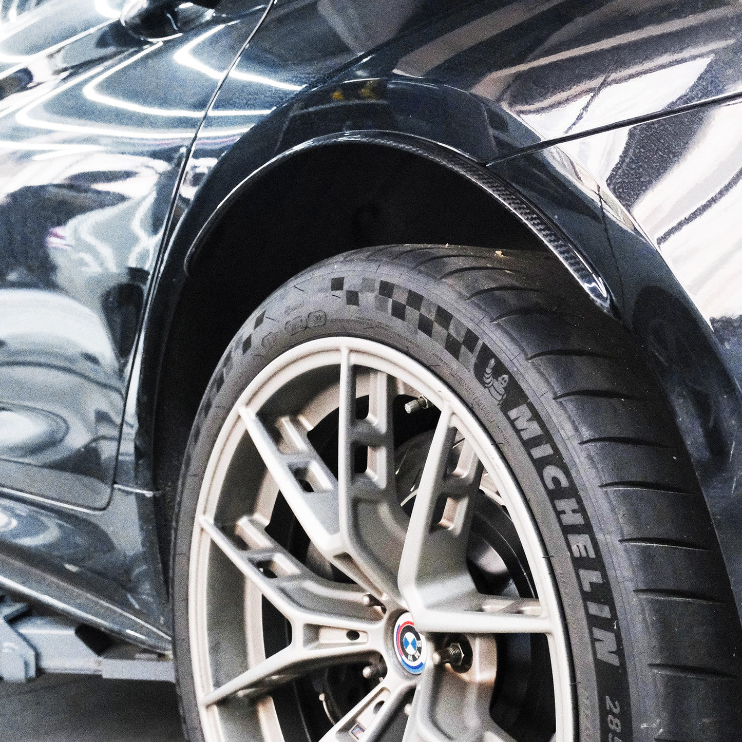 BMW Pre-Preg Carbon Fiber Wheel Rear Arch Trim for F90 M5