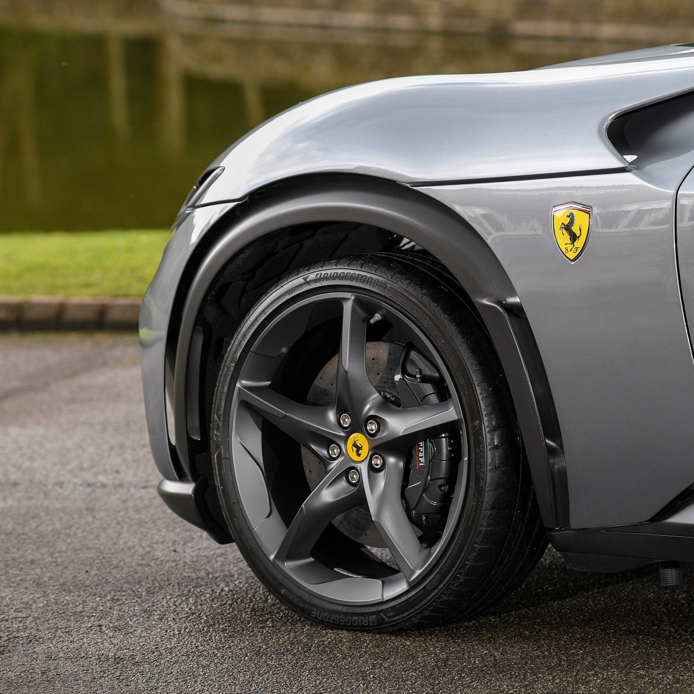 Ferrari Pre-Preg Carbon Fiber OEM Style Wheel Arches for Purosangue