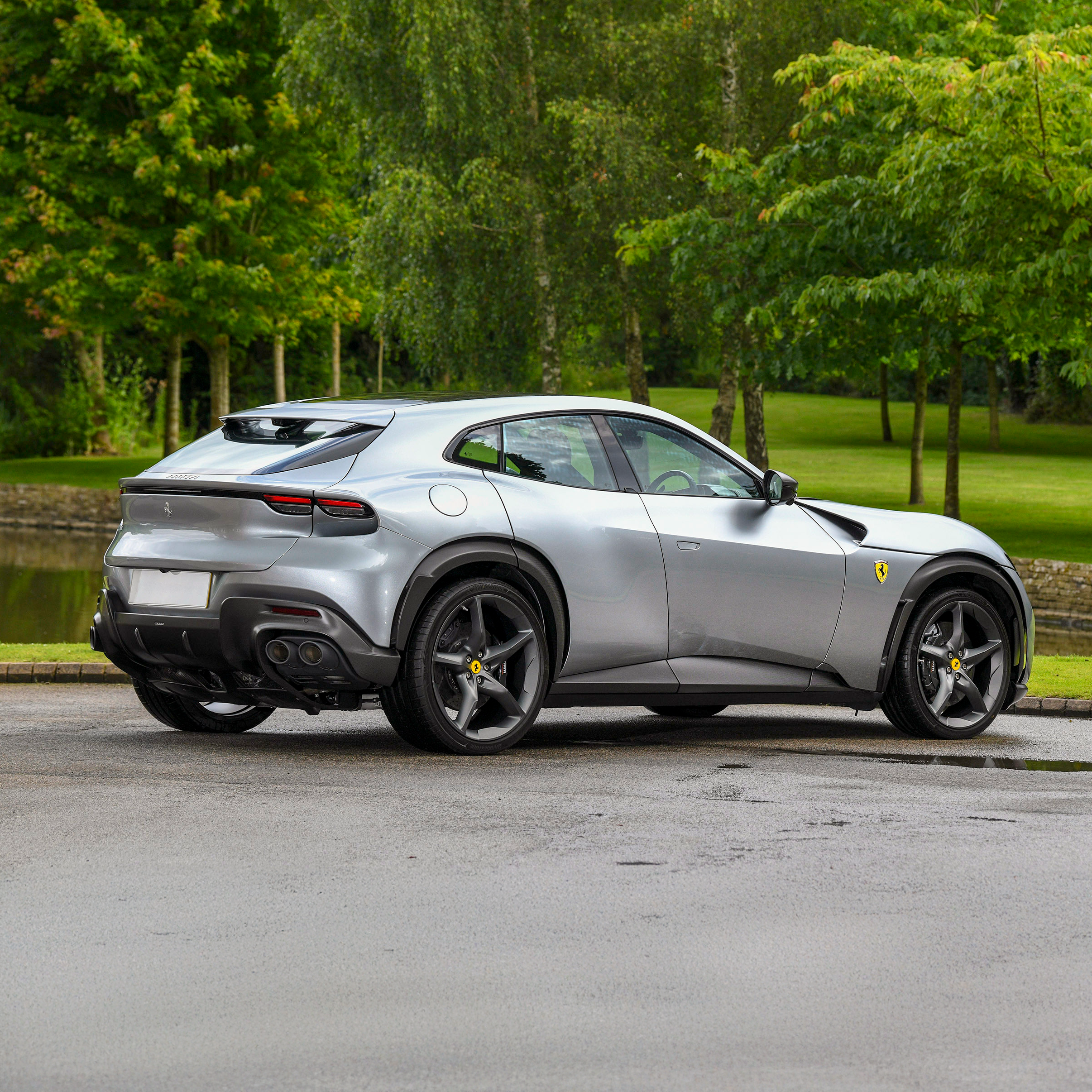 Ferrari Pre-Preg Carbon Fiber OEM Style Wheel Arches for Purosangue