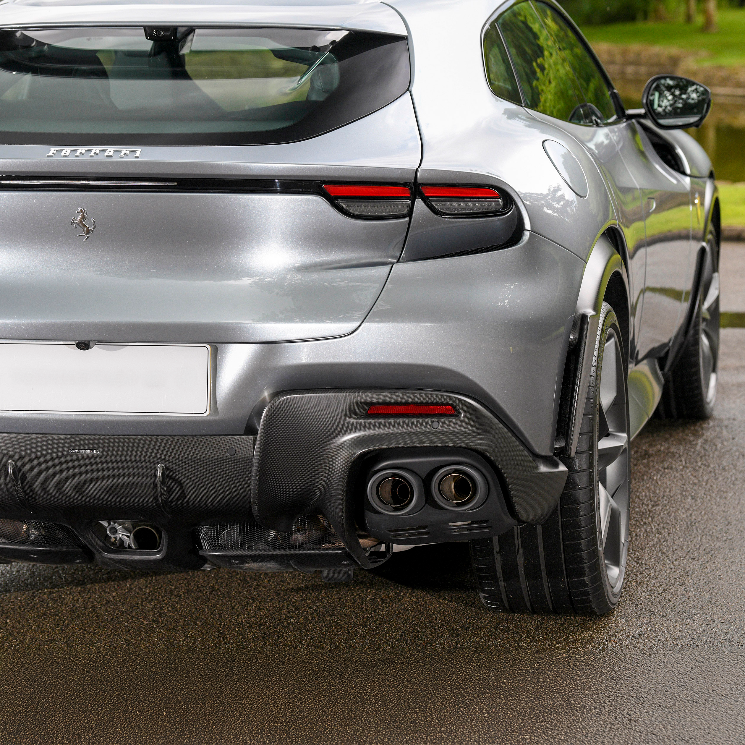 Ferrari Pre-Preg Carbon Fiber OEM Style Rear Diffuser for Purosangue