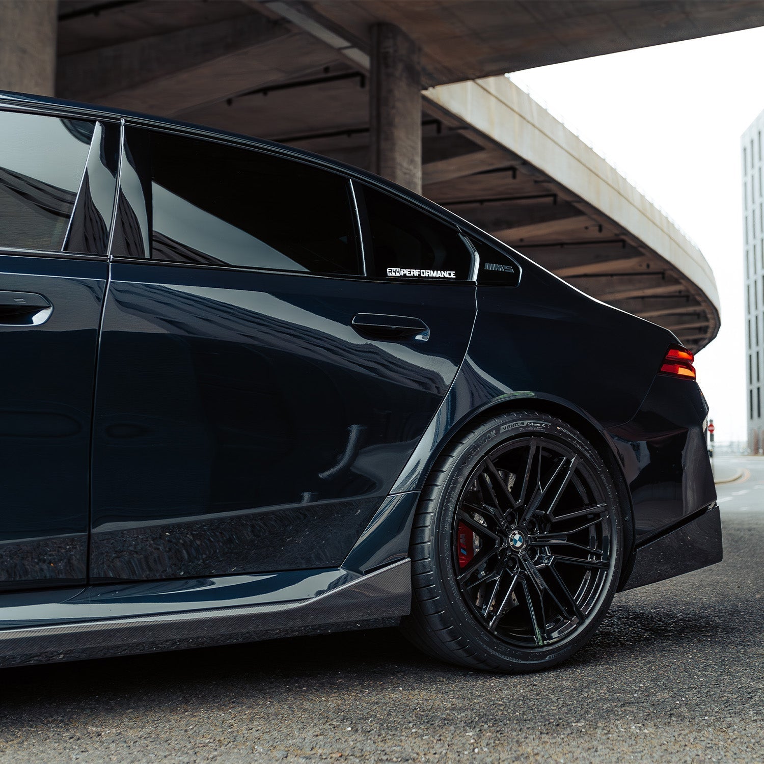 BMW Pre-Preg Carbon Fiber M Performance Style Side Skirts for G90/G99 M5