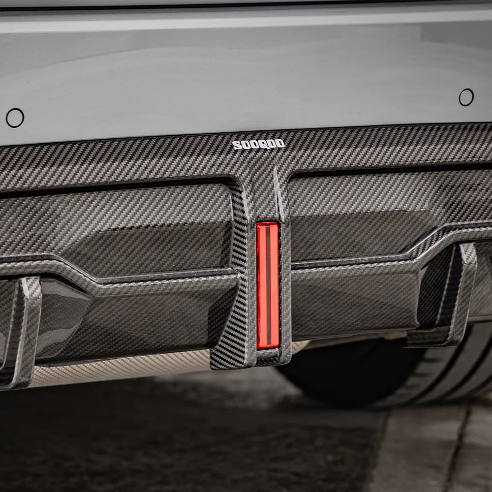 BMW SooQoo Pre-Preg Carbon Fiber Rear Middle Diffuser for G42