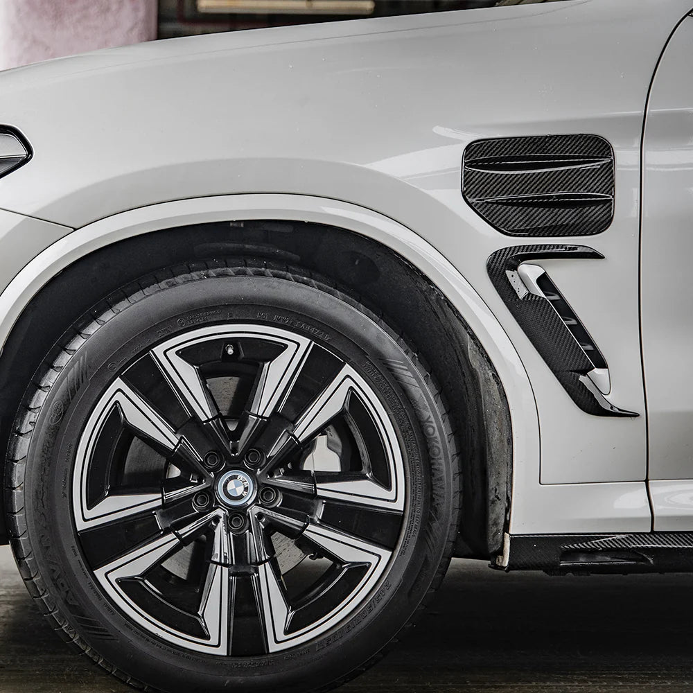 BMW SooQoo Pre-Preg Carbon Fiber Charging Port Cover for G08 iX3