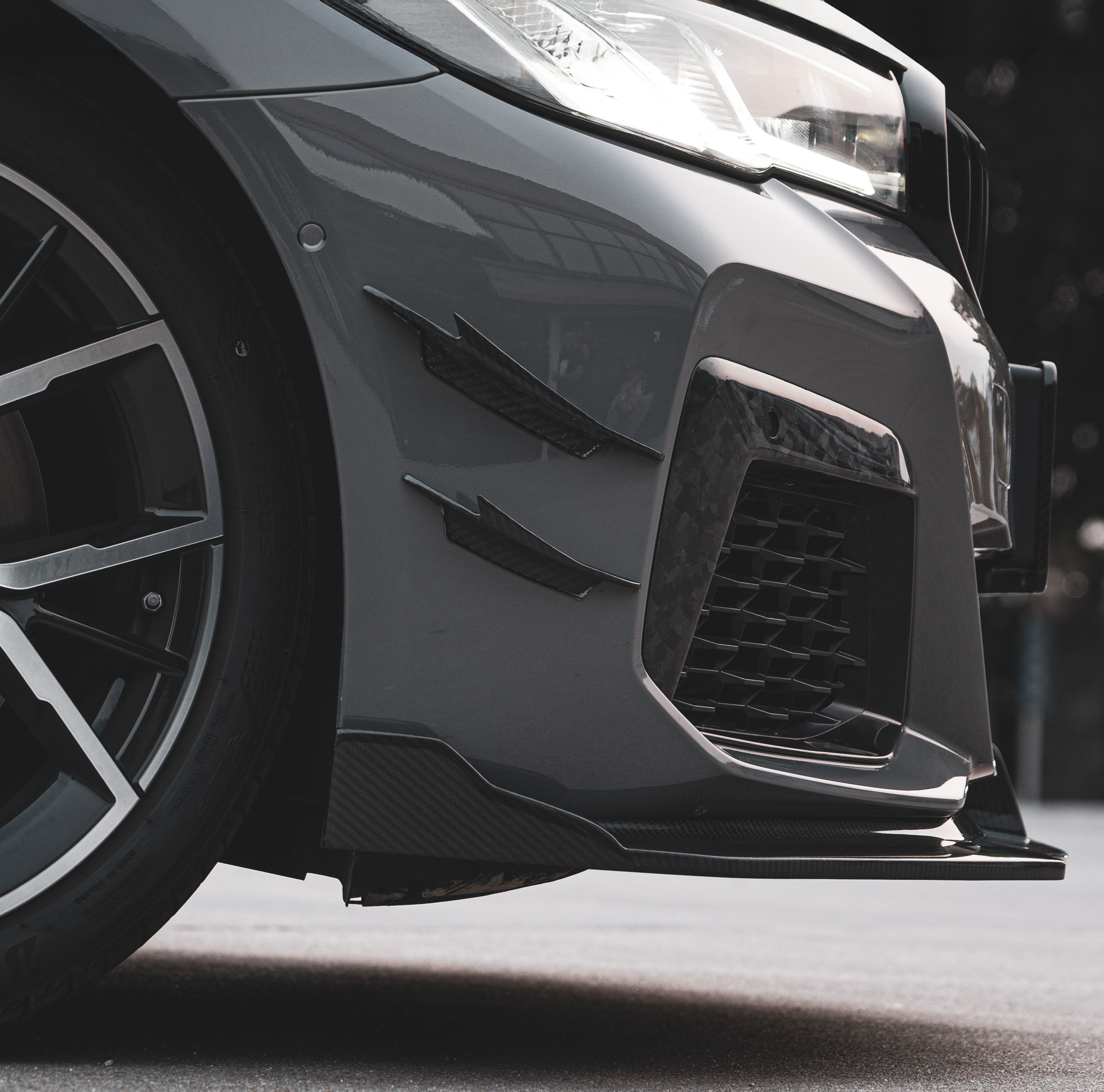 BMW TAKD Pre-Preg Carbon Fiber Front Canards for G30 5 Series LCI