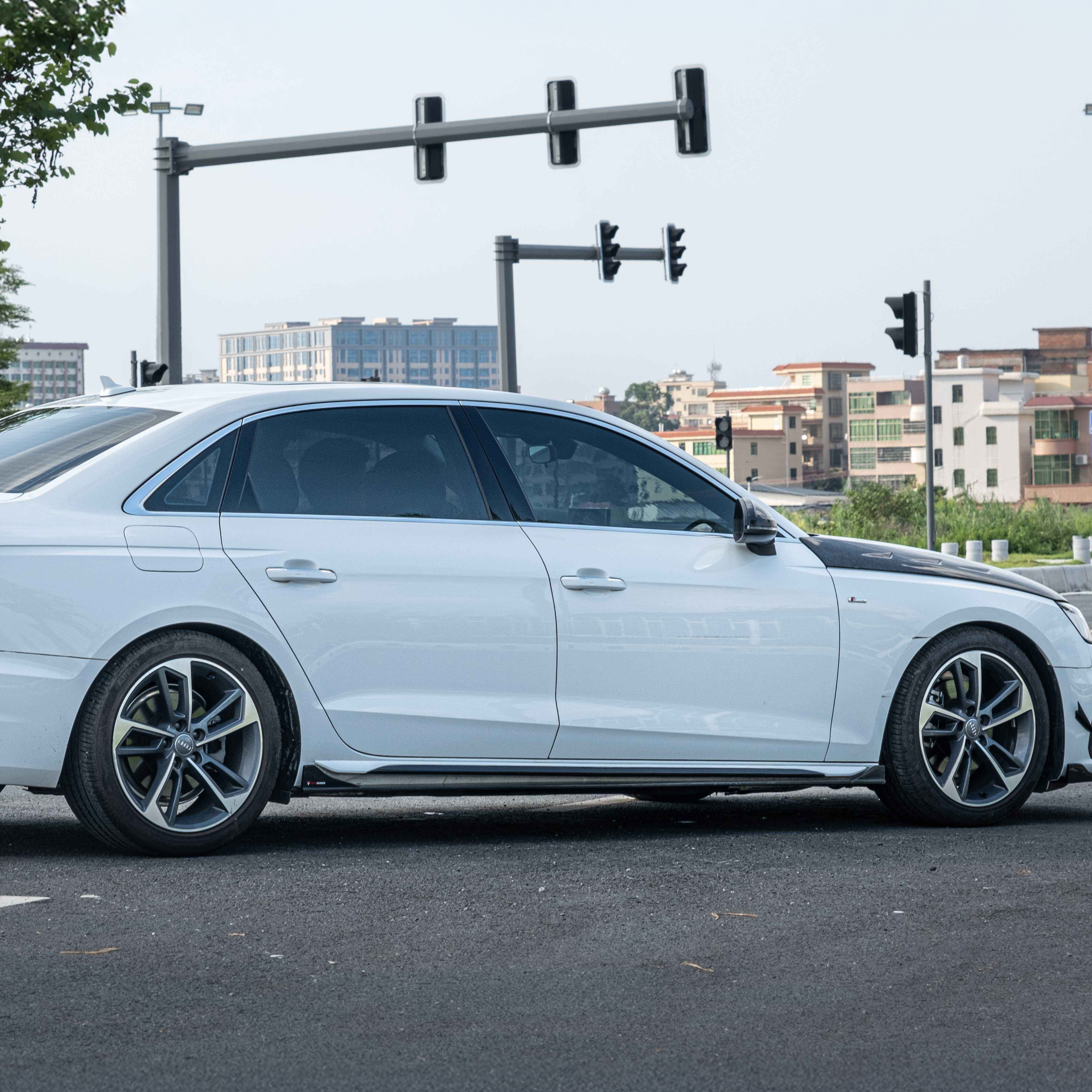 Audi TAKD Pre-Preg Carbon Fiber Side Skirts For B9.5 S4 & A4