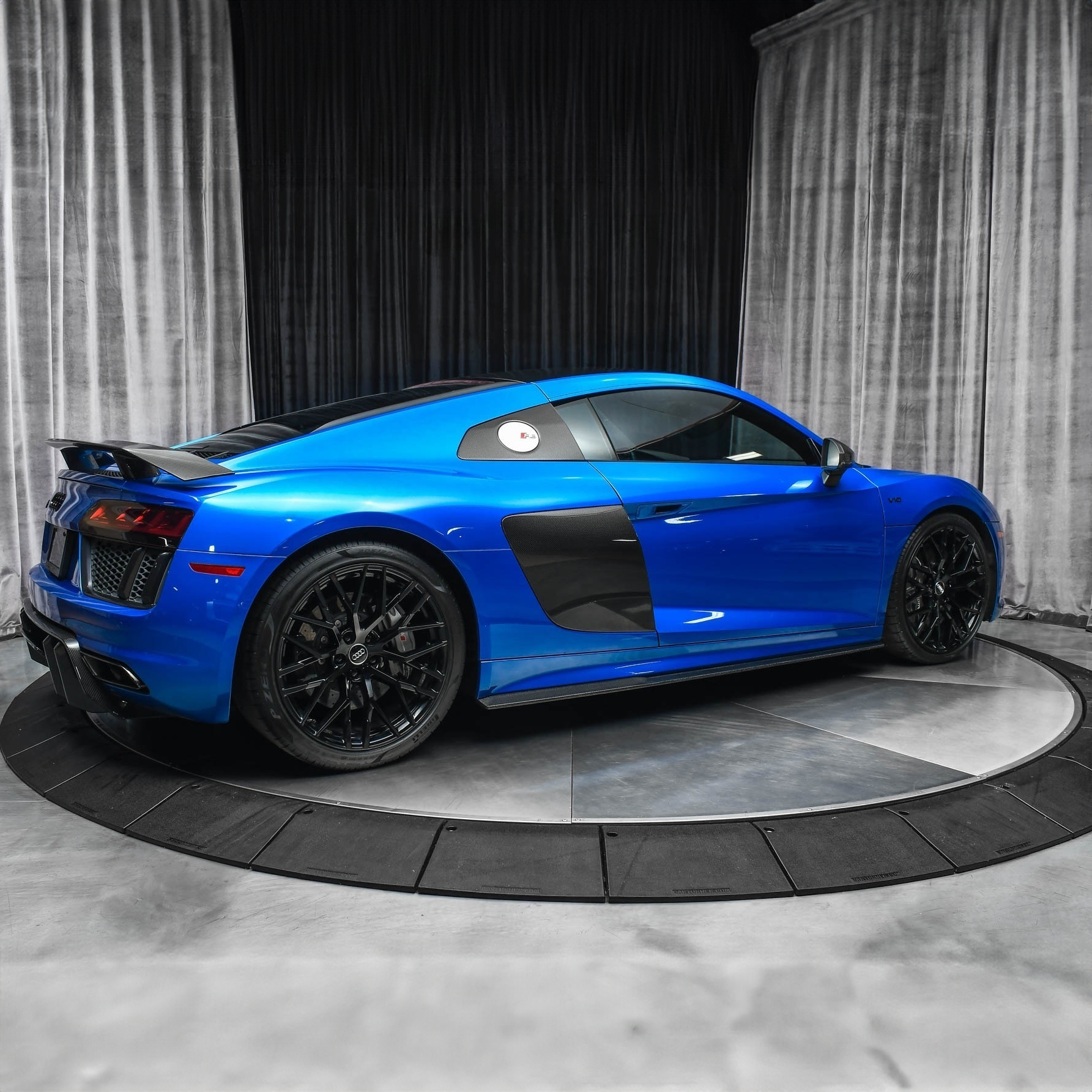 Audi Carbon Fiber EEA Designs Side Skirts for R8 Gen 2 PFL