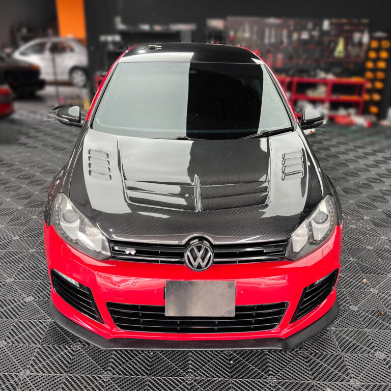 Volkswagen Carbon Fiber Varis Style Hood for Golf MK6