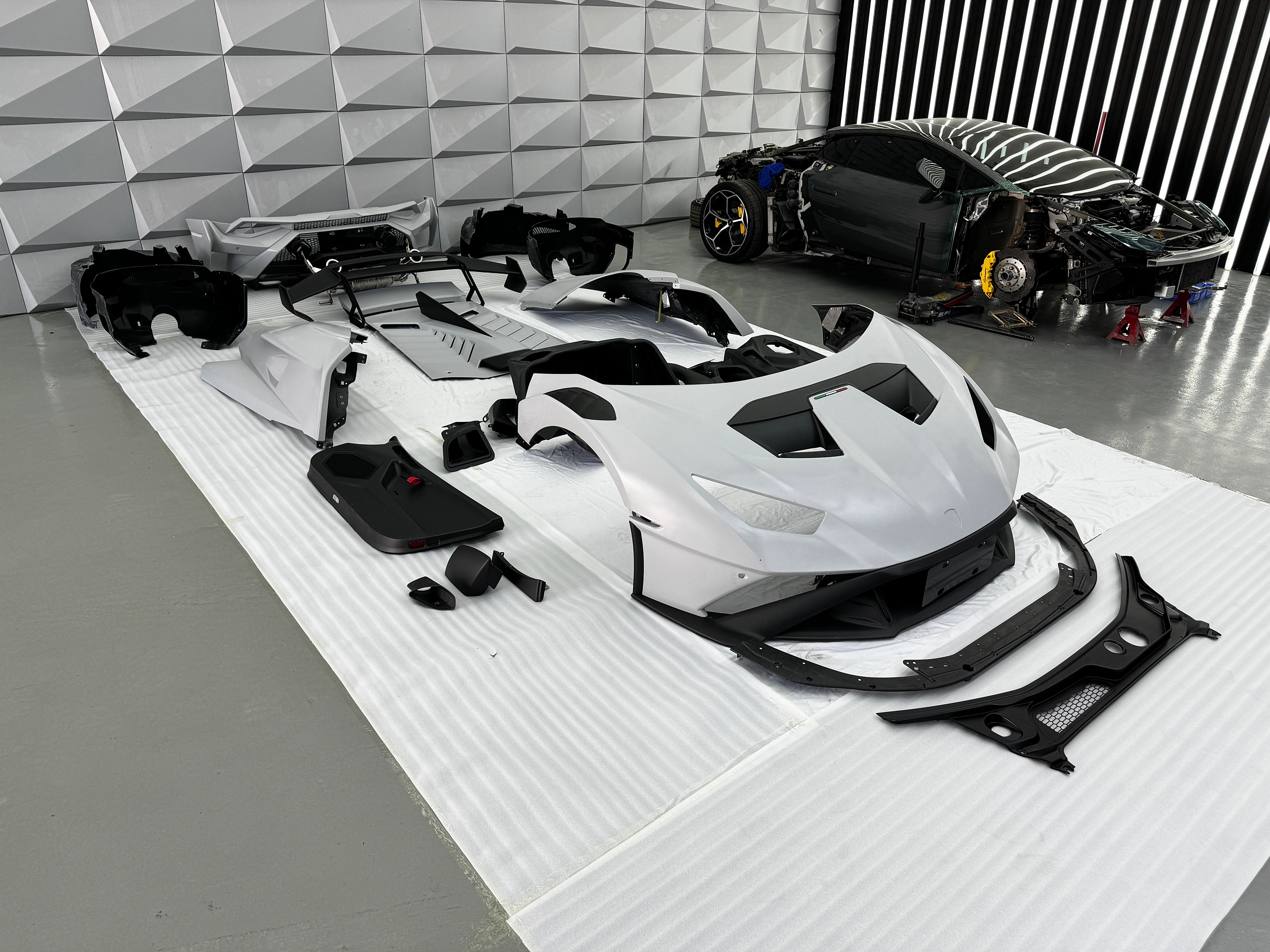 Lamborghini Pre-Preg Carbon Fiber STO Style Bodykit for Huracan LP580 LP610