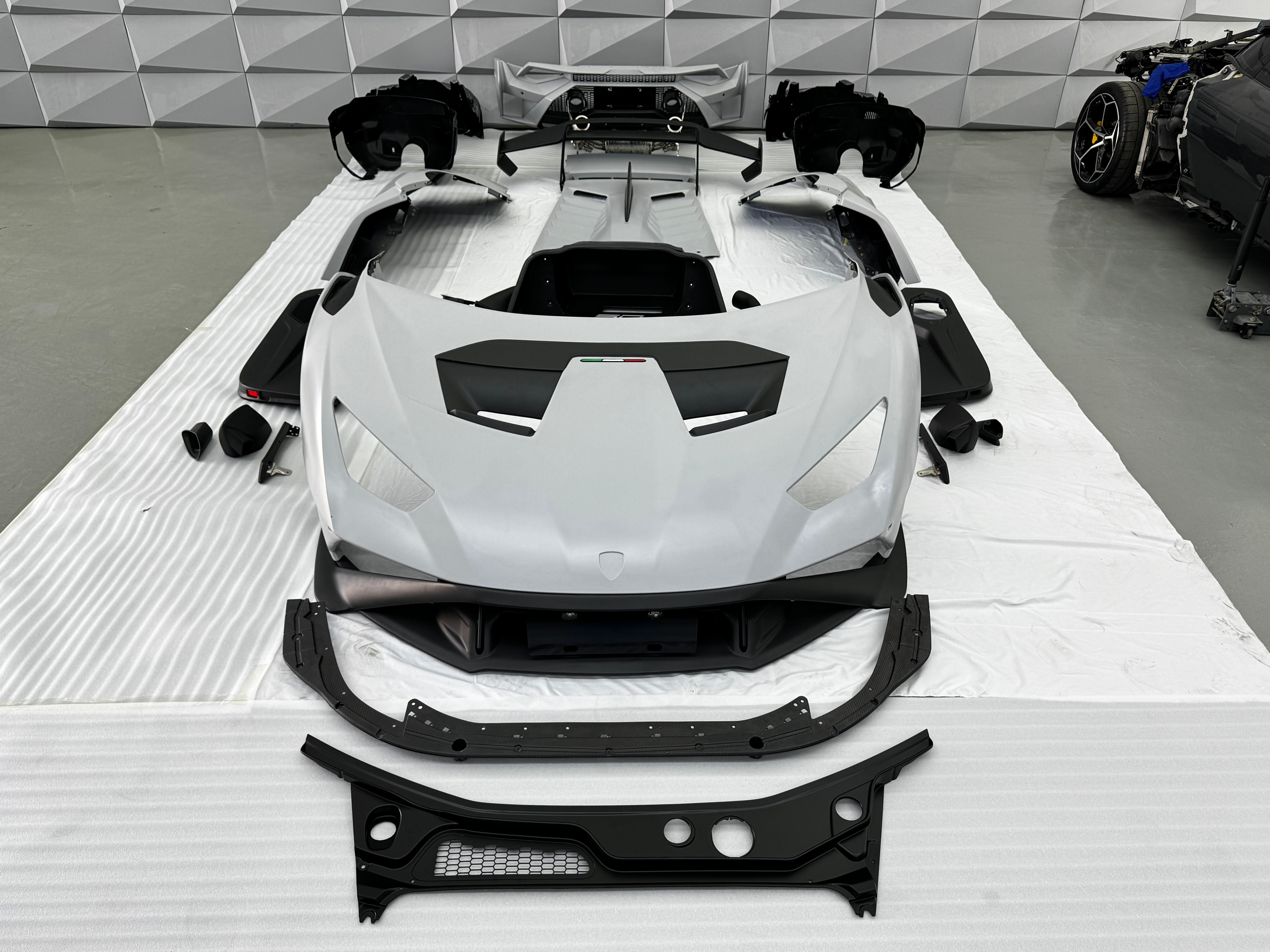 Lamborghini Pre-Preg Carbon Fiber STO Style Bodykit for Huracan LP580 LP610