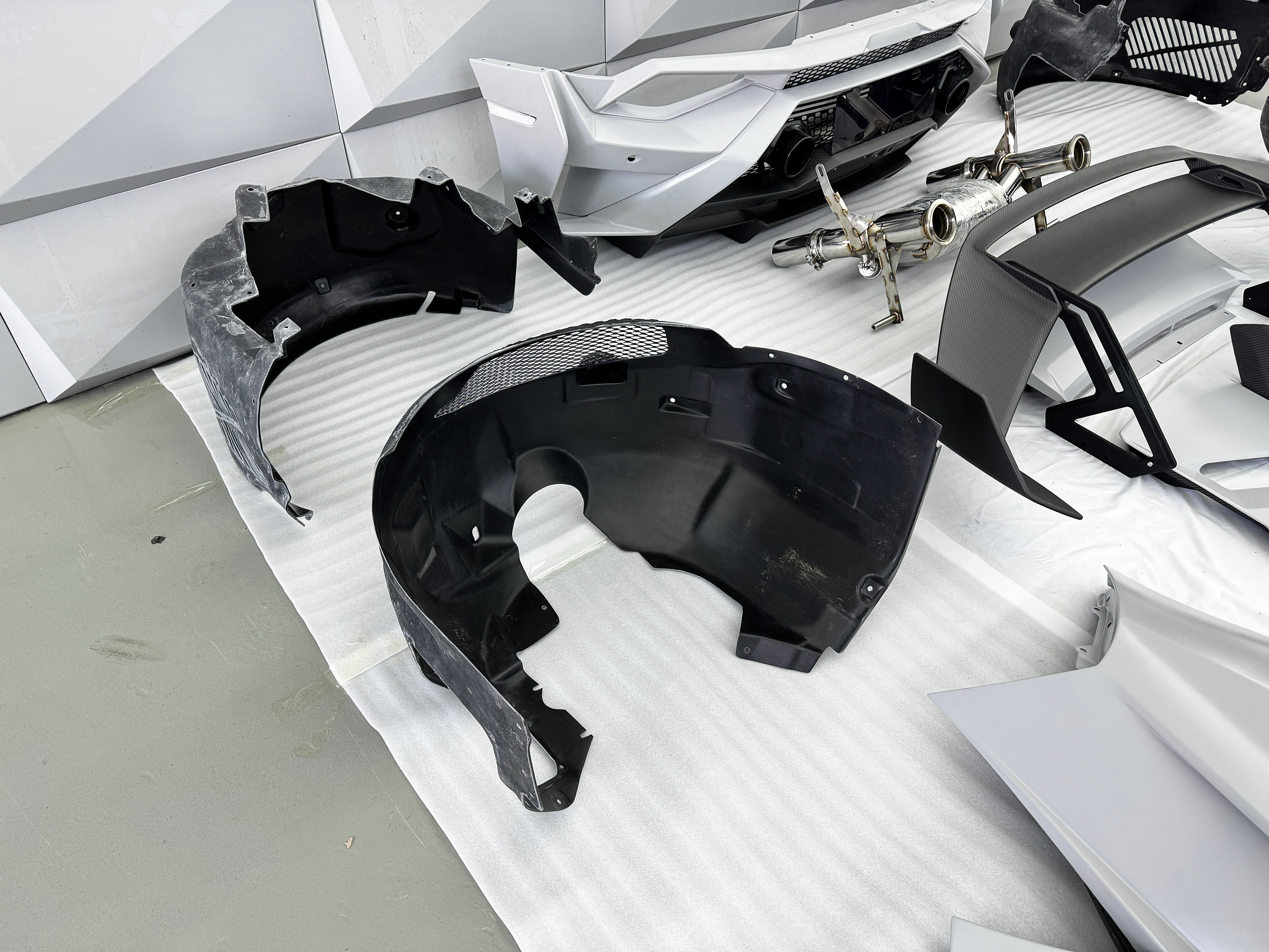 Lamborghini Pre-Preg Carbon Fiber STO Style Bodykit for Huracan LP580 LP610