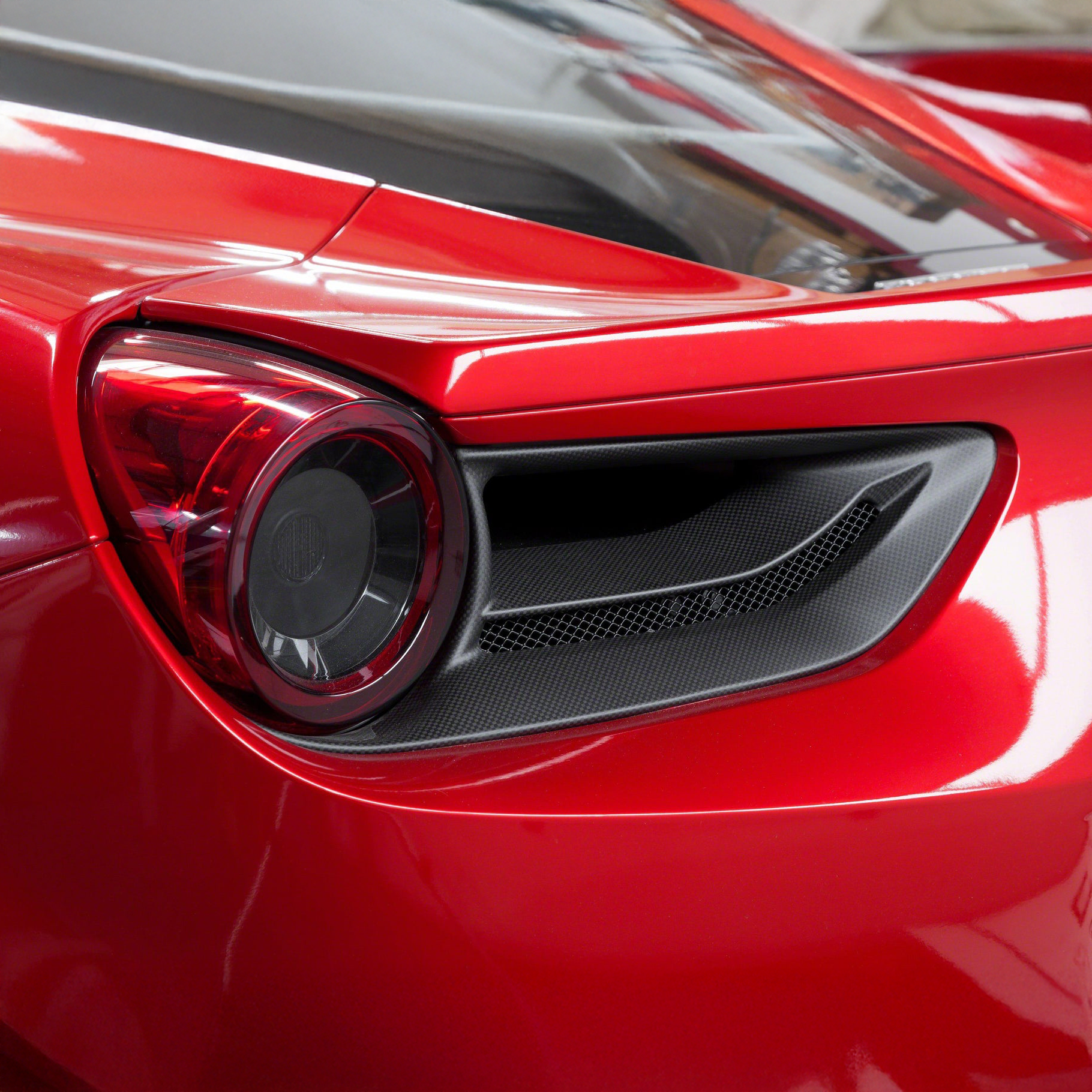 Ferrari Pre-Preg Carbon Fiber Tail Light Trim for 488 GTB & GTS