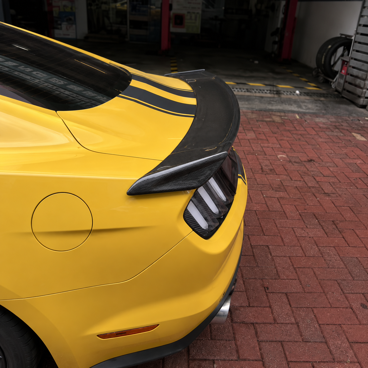 Ford Carbon Fiber GT Style Rear Spoiler for Mustang S550