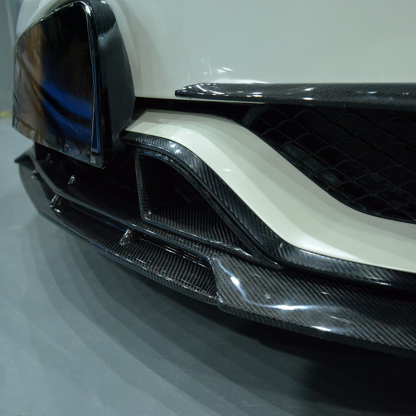 Mercedes Carbon Fiber Front Lower Vents for W218 CLS63 FL