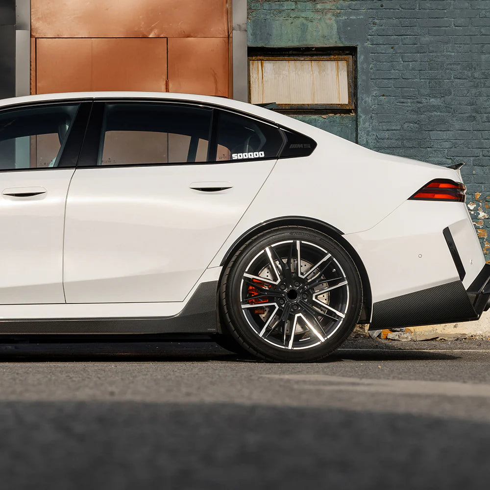 BMW SooQoo Type-B Pre-Preg Carbon Fiber Side Skirt for M5 G90 & G99