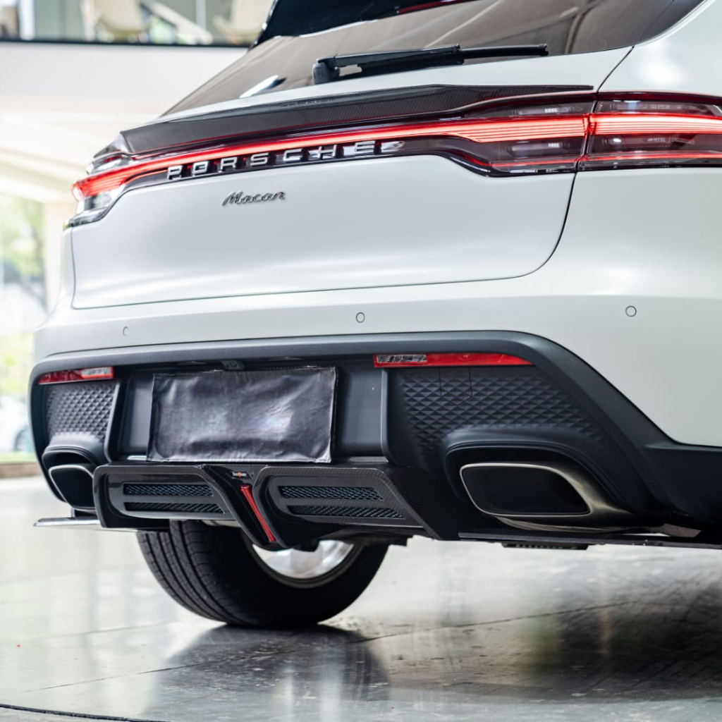 Porsche Pre-Preg Carbon Fiber Rear Diffuser with LED for Macan 2022-2023