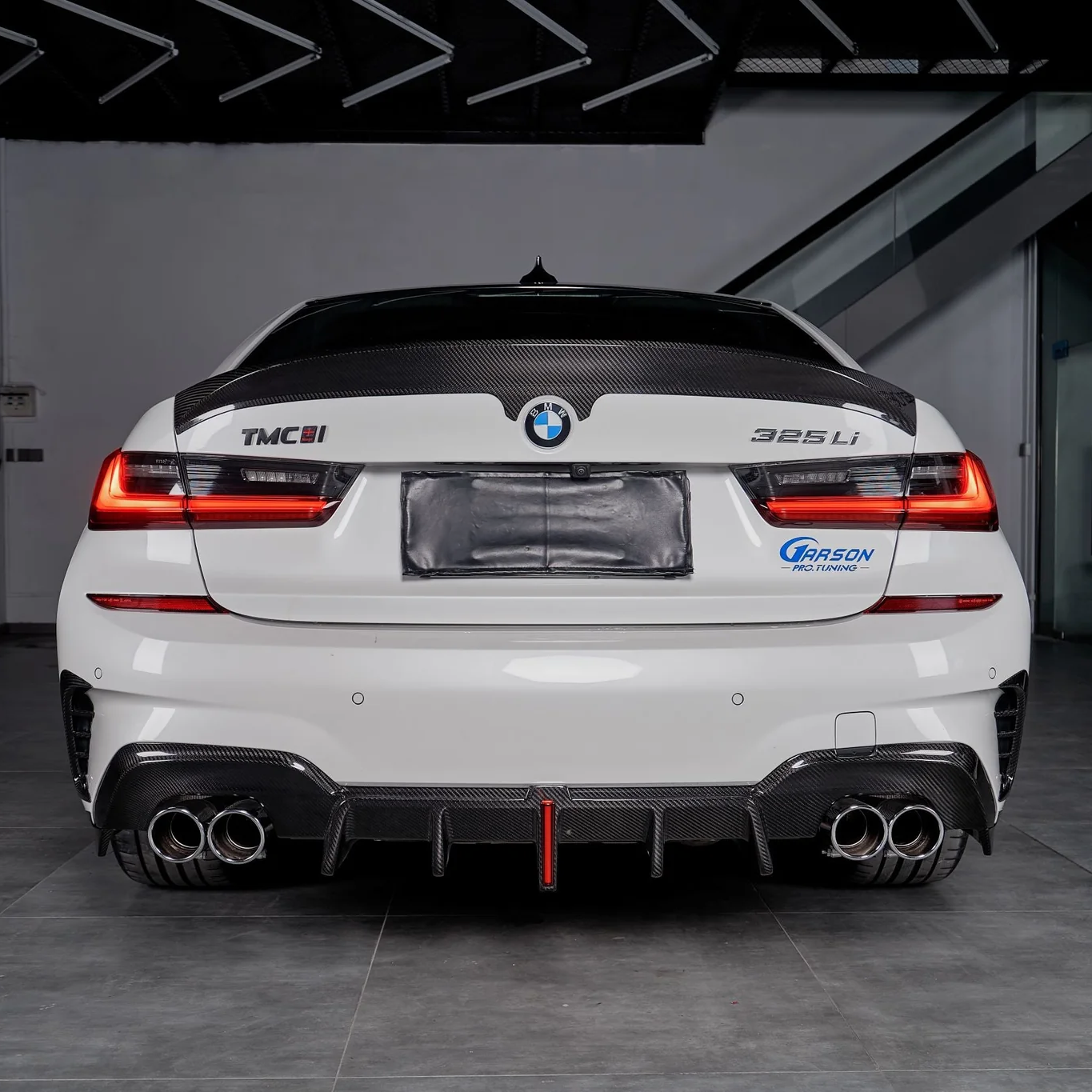 BMW Carbon Fiber Karbel Style Rear Diffuser for G20 Pre-LCI