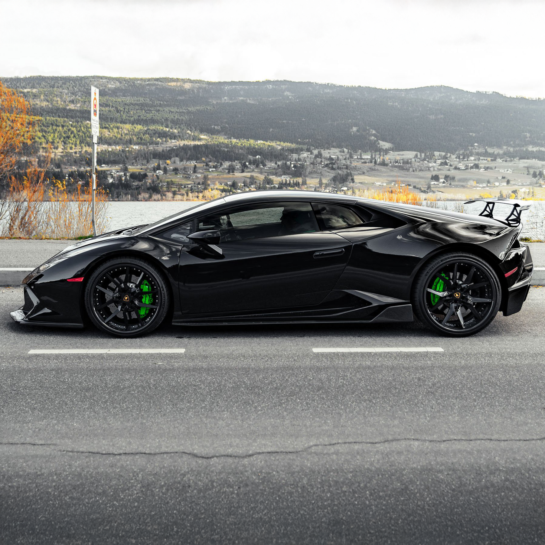 Lamborghini Pre-Preg Carbon Fiber Vorsteiner Style Side Skirts for Huracan LP580 LP610