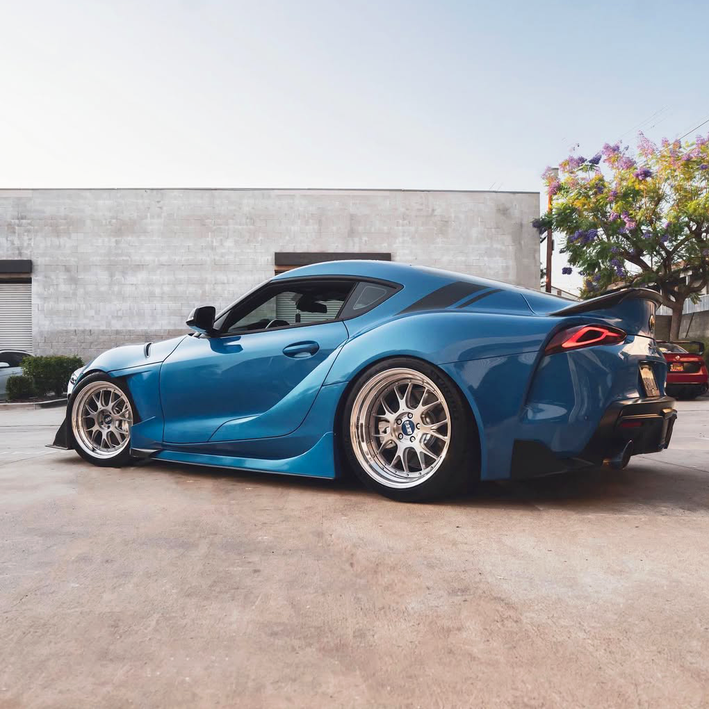 Toyota Pre-Preg Carbon Fiber EVS Style Front Fenders for Supra A90